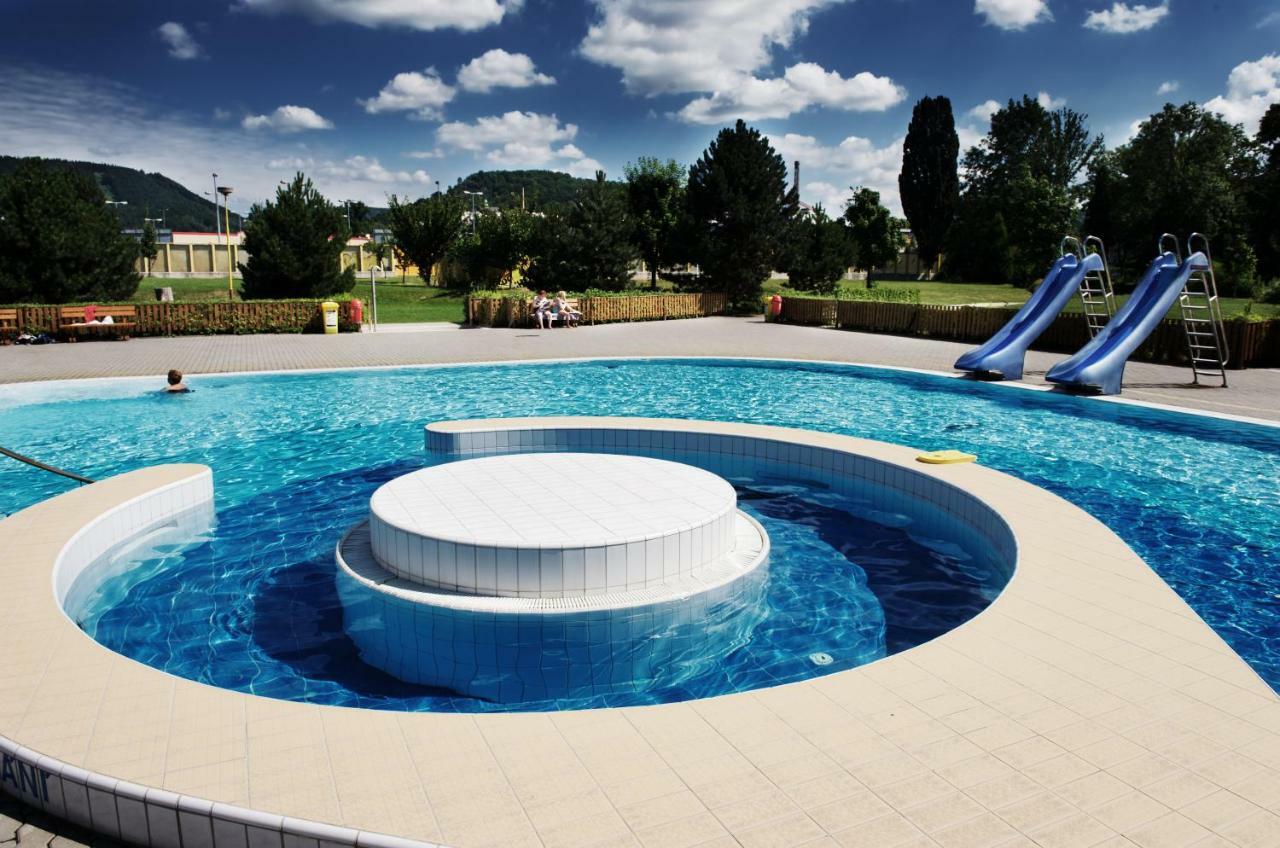 Aqua Hotel Decin Luaran gambar